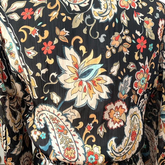 Zara Paisley Floral Printed Short V-neck Dress in Black - Picture 12 of 15